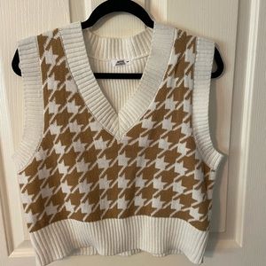Ardene cropped sweater vest